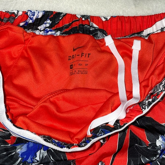 NEW NIKE Blue and Red Running Shorts - Picture 5 of 6
